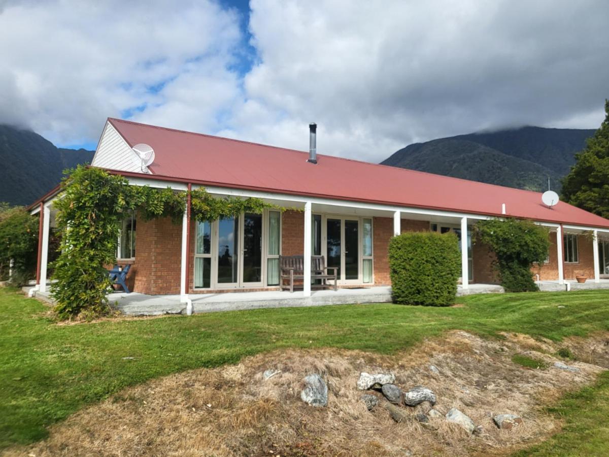 Misty Peaks Guesthouse Fox Glacier Exterior photo
